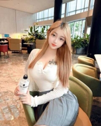 性感红色战袍小姐姐，床上风骚反差淫娃。