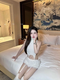 【三亚】小浪货白嫩肉体肏的爽